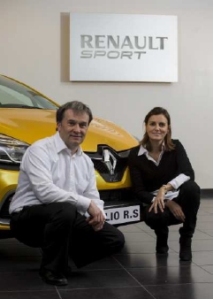 Vronique Chanoni (Clio R.S. 200 EDC Project Leader, Renault Sport Technologies) a Philippe Varet (Technical Development Deputy Director, Renault Sport Technologies)